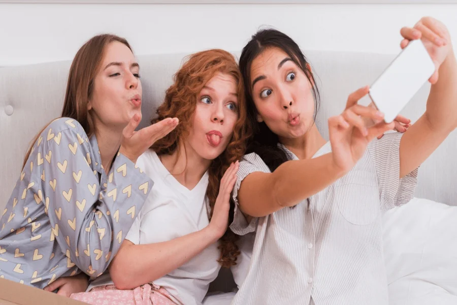 What to do When Bored with Friends – Fun Ideas Guide